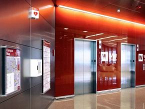 Kính màu ốp tường