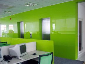 Kính màu ốp tường