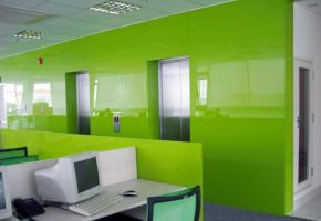 Kính màu ốp tường