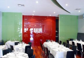 Kính màu trang trí